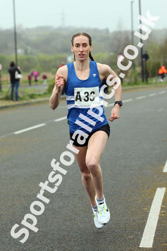 Senior womens relay, Elswick Good Friday Road Races. Photo: David T. Hewitson/Sports for All Pics